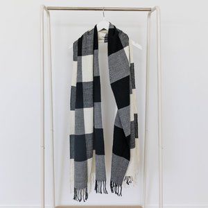 Gap Black and White Large Check Scarf